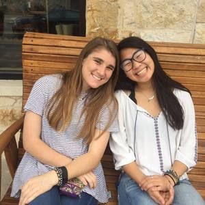 Meet your Posher, Calissa